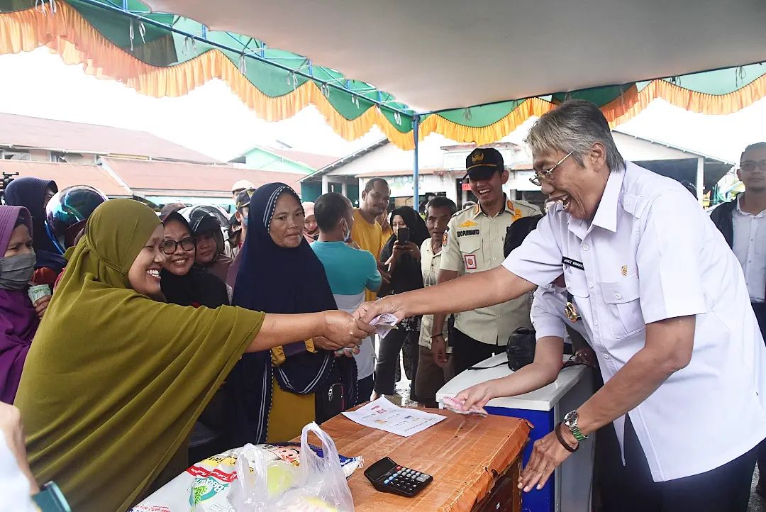 Tim Pengendalian Inflasi Daerah Provinsi Kalbar menggelar Operasi Pasar Bahan Pangan