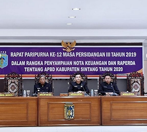 RAPAT PARIPURNA KE -12 MASA PERSIDANGAN III DI RUANG SIDANG DPRD KABUPATEN SINTANG TAHUN 2019