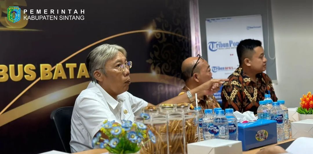 Bupati Sintang sampaikan presentasi program Kabupaten Sintang dalam rangka Tribun Pontianak Award di Pontianak