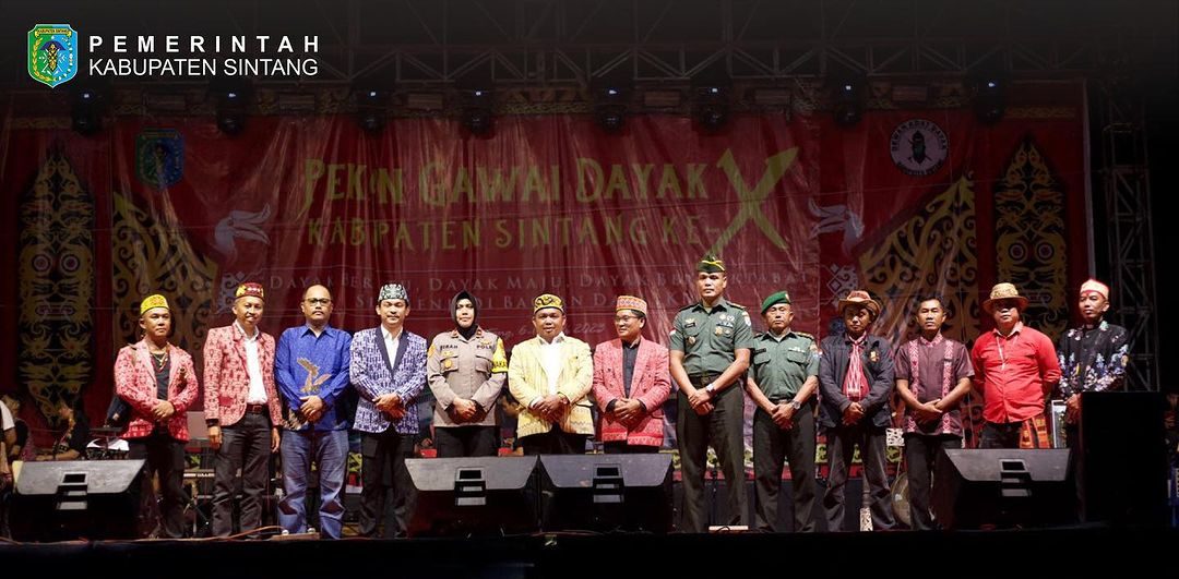 Wakil Bupati Sintang menutup kegiatan Pekan Gawai Dayak ke-10 Kabupaten Sintang Tahun 2023