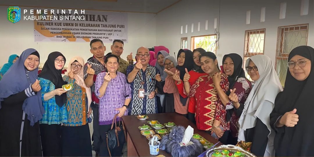 Sekda Sintang menghadiri pelatihan kuliner kue UMKM di Kelurahan Tanjung Puri