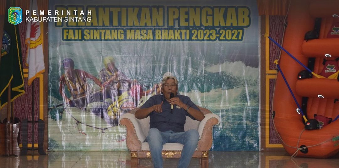 Bupati Sintang menghadiri pelantikan Pengurus FAJI Kabupaten Sintang masa Bakti 2023-2027