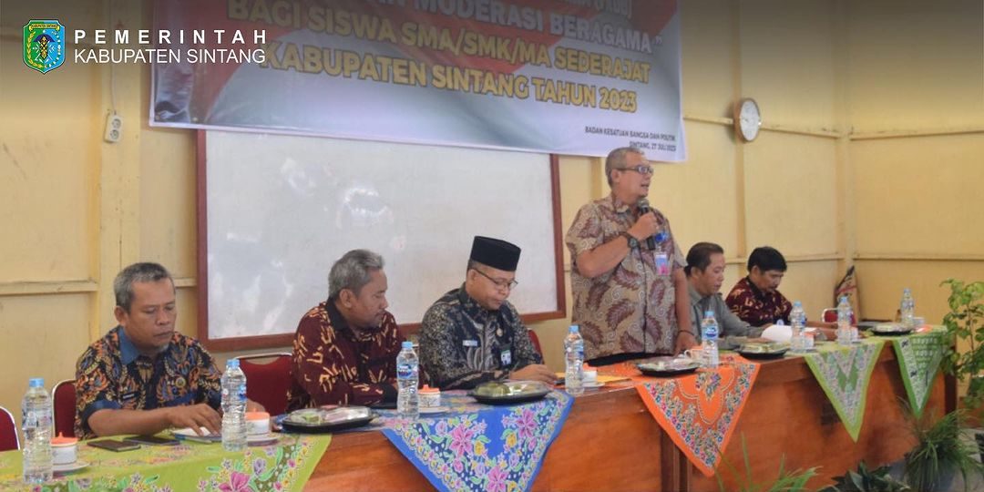 Asisten I Sekda Sintang buka Kegiatan FKUB siswa SMA/SMK/MA sederajat Kabupaten Sintang Tahun 2023
