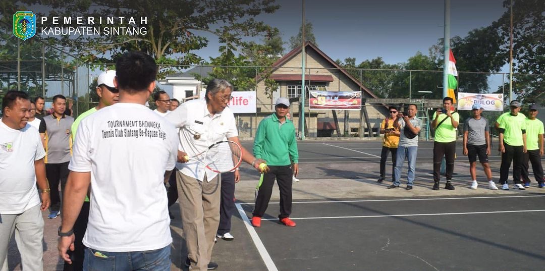 Bupati Sintang buka turnamen tennis lapangan se-Kapuas Raya dalam rangka HUT RI ke-78