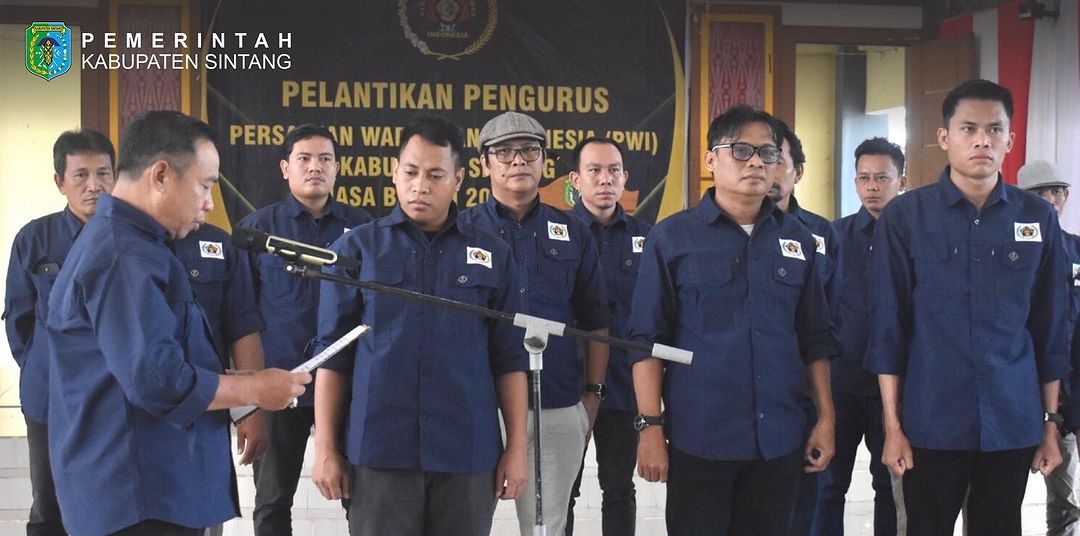 Wakil Bupati Sintang hadiri pelantikan PWI Kabupaten Sintang periode 2023-2026
