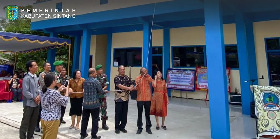 Wakil Bupati Sintang resmikan Gedung Sekretariat Prodi PGSD STKIP Persada Khatulistiwa Sintang