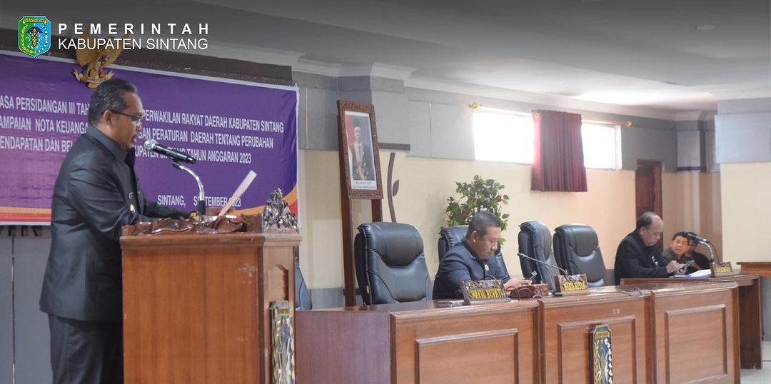 Wakil Bupati Sintang hadiri Rapat Paripurna ke-8 masa persidangan III DPRD Kabupaten Sintang Tahun 2023