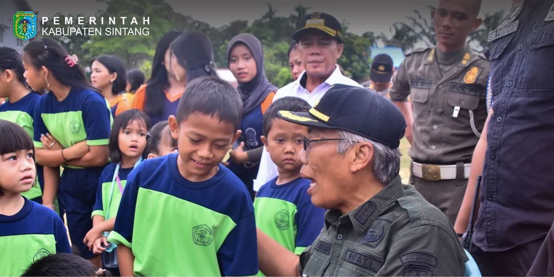 Bupati Sintang buka turnamen sepakbola U-13 di Desa Senaning Kecamatan Ketungau Hulu