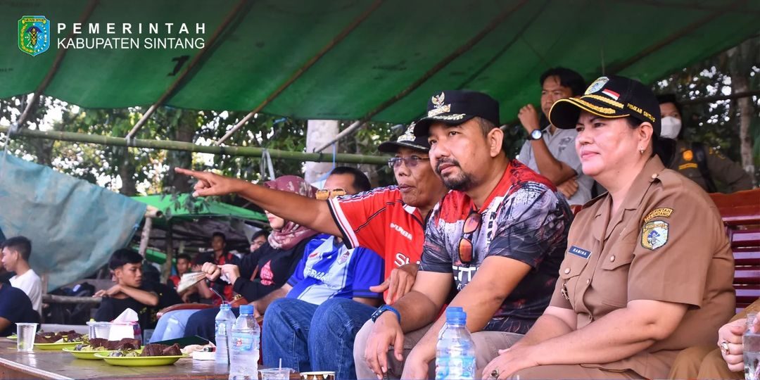 Bupati Sintang tutup Turnamen Sepak Bola Mengkurai Cup 4 Tahun 2023