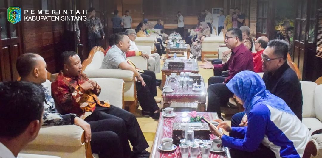 Bupati Sintang sambut kedatangan pj. Gubernur Kalbar dan Rombongan dalam rangka kunker di Kabupaten Sintang