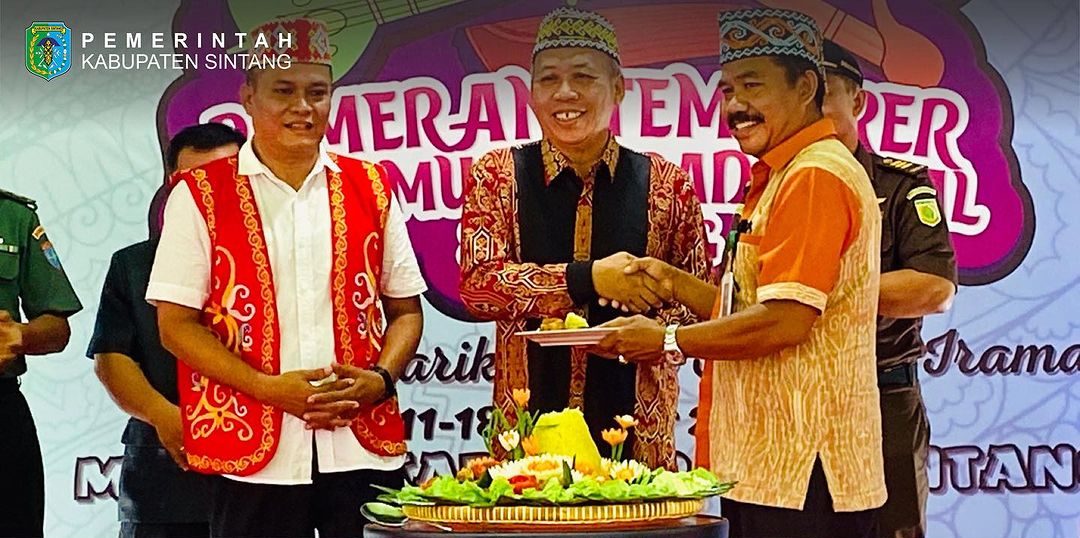 Staff Ahli Bupati Sintang buka kegiatan Pameran Temporer Alat Musik Tradisional