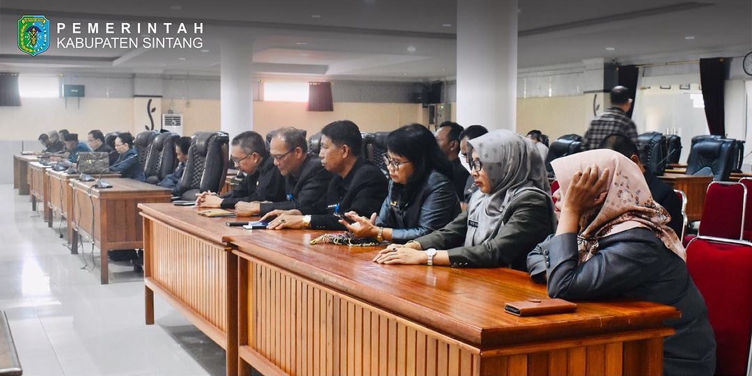 Bupati dan Wakil Bupati Sintang hadiri Rapat Paripurna ke-13 Masa Persidangan III DPRD Kabupaten Sintang