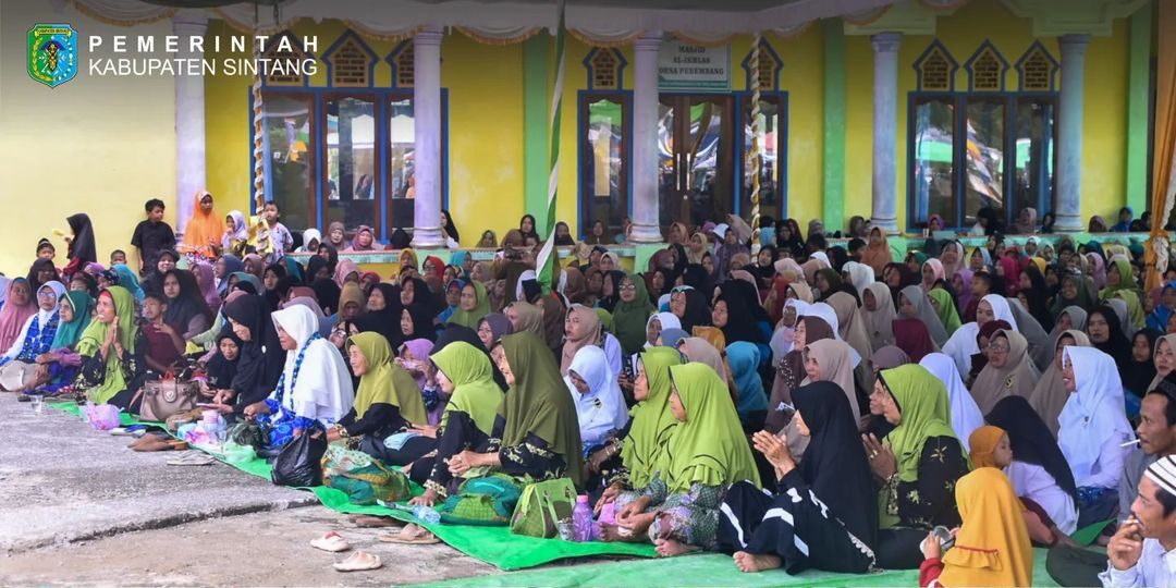 Bupati Sintang hadiri Tabligh Akbar BKMT di Desa Perembang Sungai Tebelian