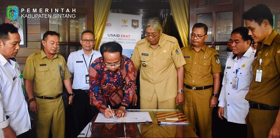 Bupati Sintang tandatangani PKS dengan Kementrian Agama Sintang dan PT. Askara Asasta Indonesia